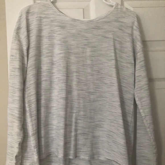 Lululemon back into it long sleeve - Picture 1 of 3